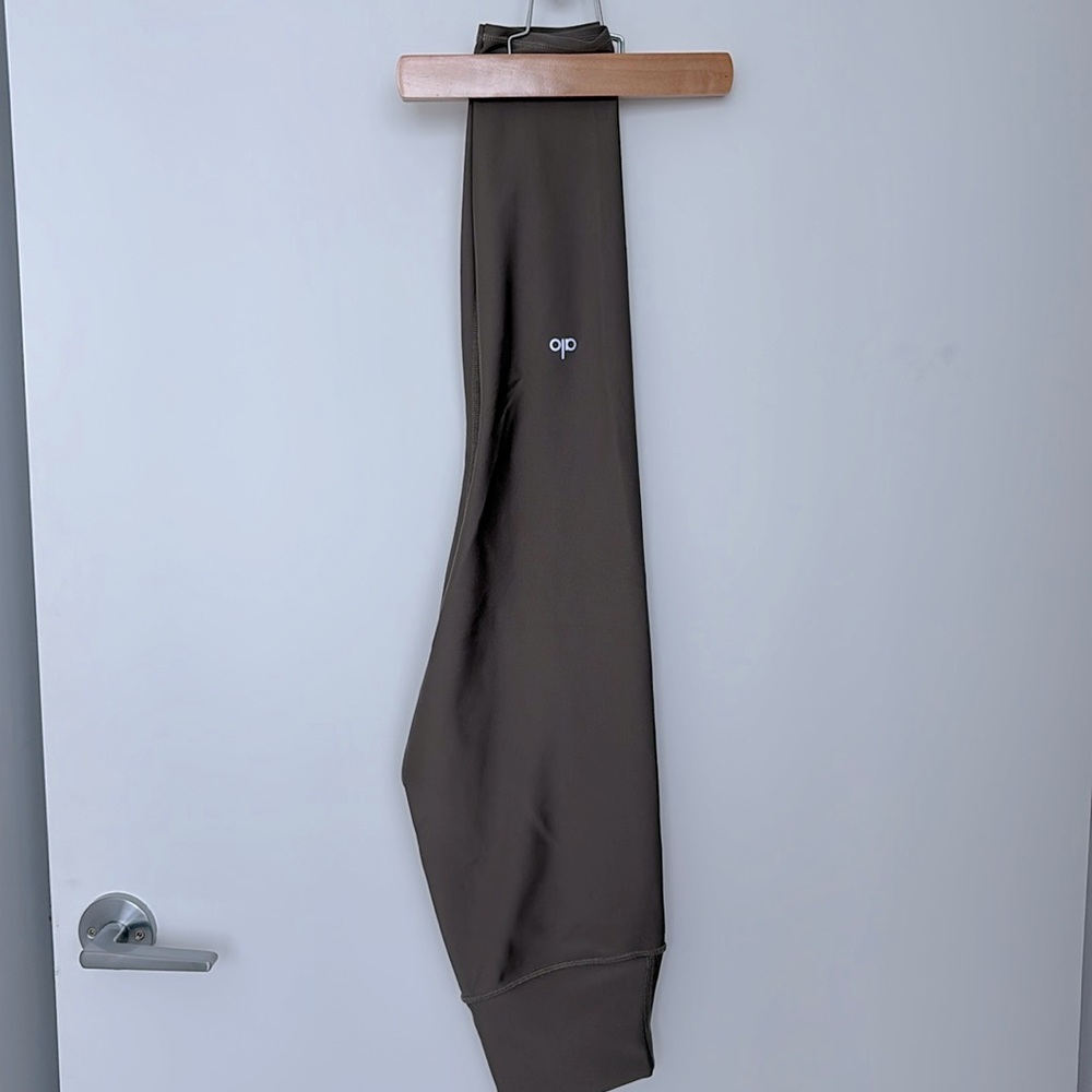 Alo 7/8 high-waist airlift leggings size small